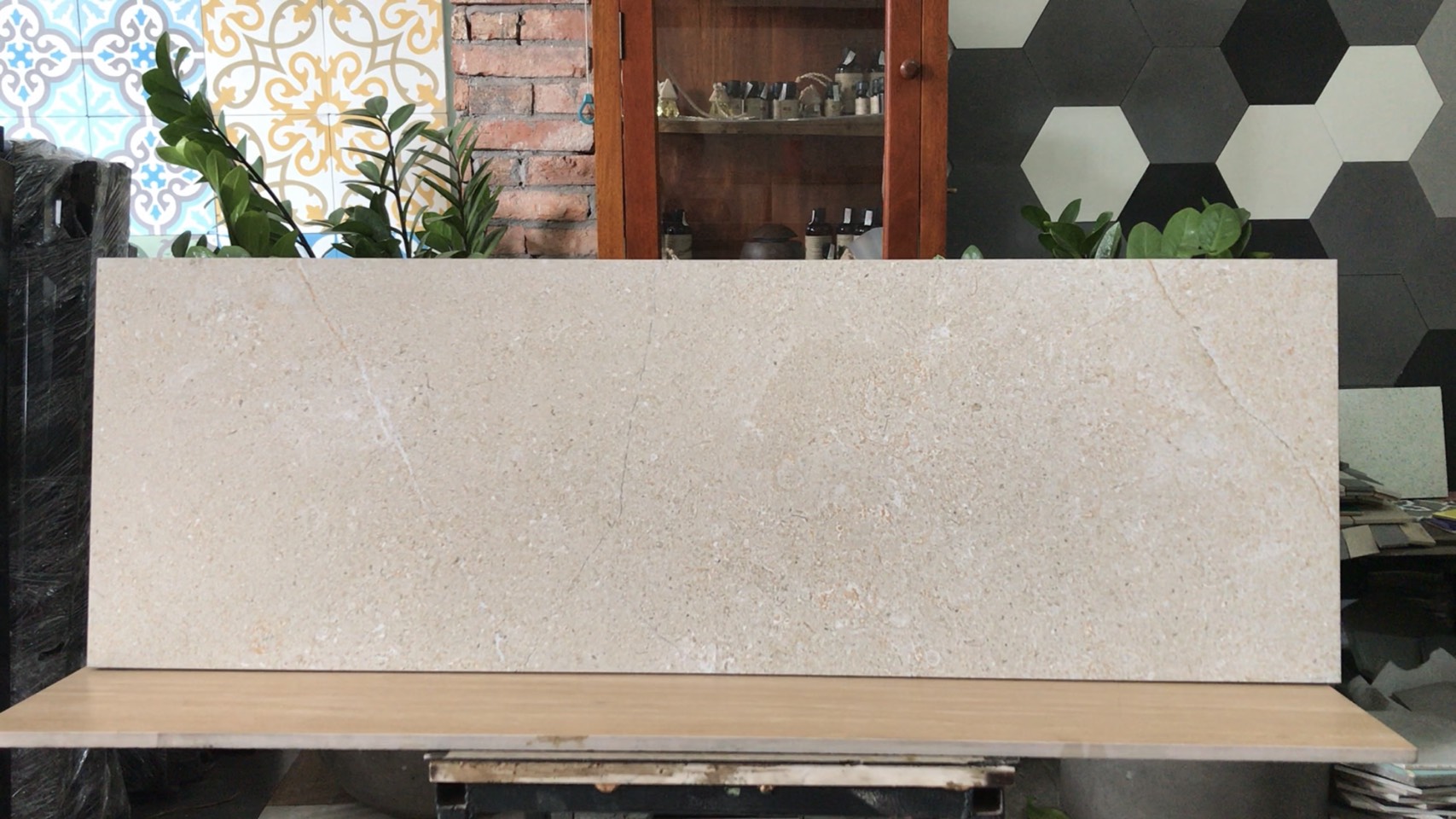 Gạch ốp lát Eurotile Nguyệt Cát NGC D04