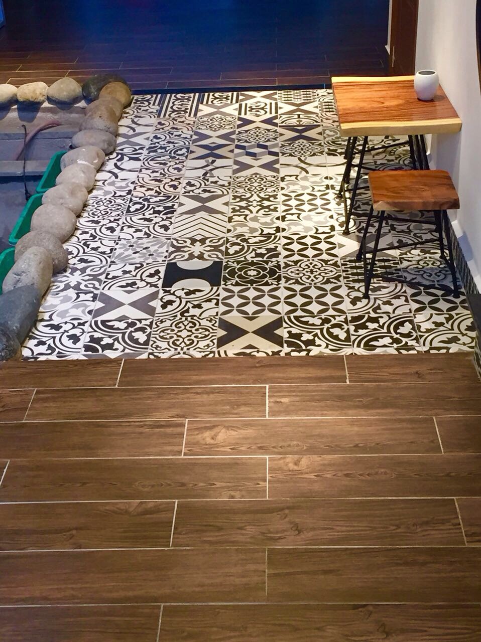 Gạch bông 20x20 Patcha trắng xám đen 